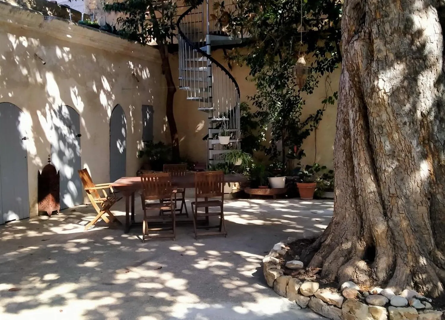 Chambres D'Hotes L'Atrium Orange  Bed & Breakfast